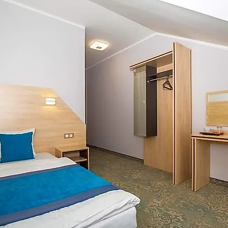 Hotel Vela 2*