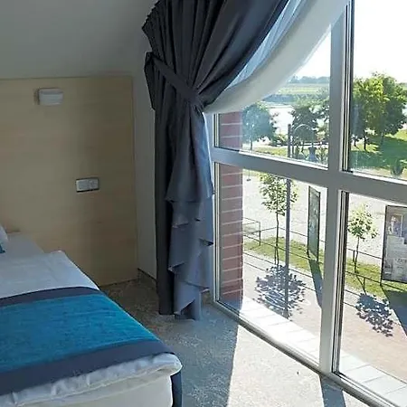 Hotel Vela 2*