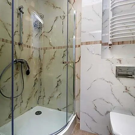 Vela Hotel 2*