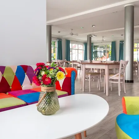 Vela Hotel 2*